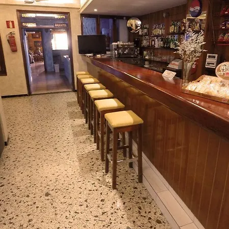 فندق Hostal Lido *