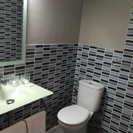 Hostal Lido فندق *