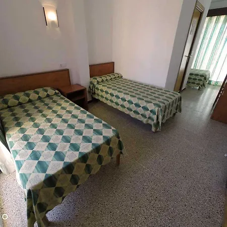 Hostal Lido فندق *