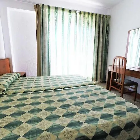 فندق Hostal Lido *
