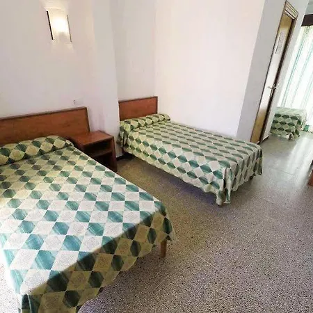 Hostal Lido فندق *