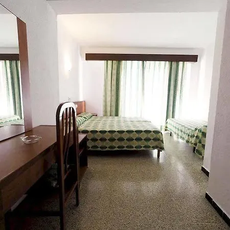 فندق Hostal Lido *